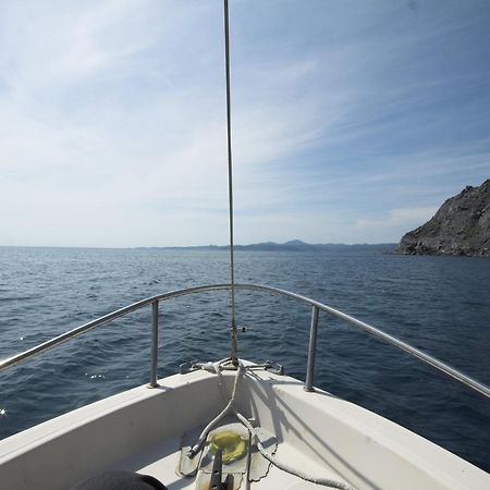 Hostal Juventus Portbou Kültér fotó
