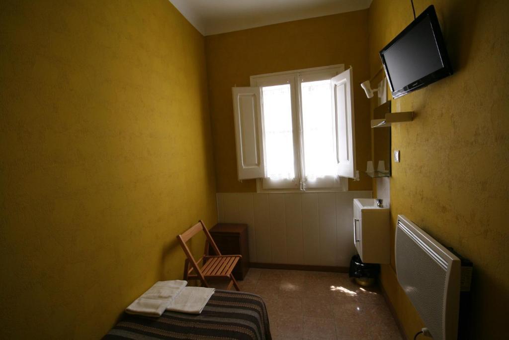 Hostal Juventus Portbou Szoba fotó