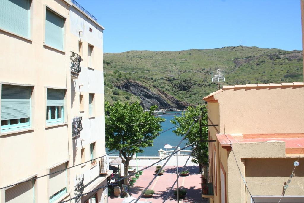 Hostal Juventus Portbou Kültér fotó