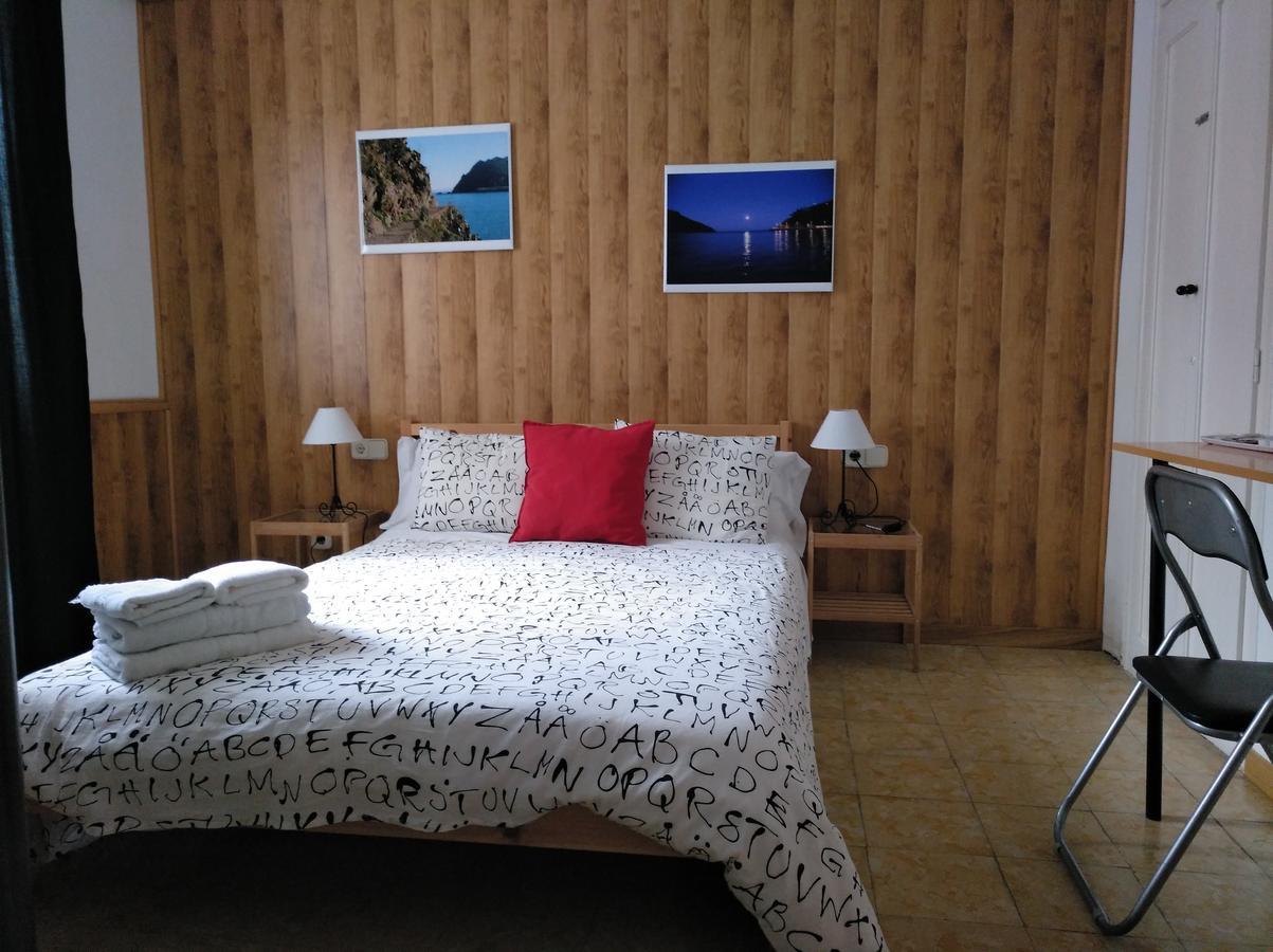 Hostal Juventus Portbou Kültér fotó