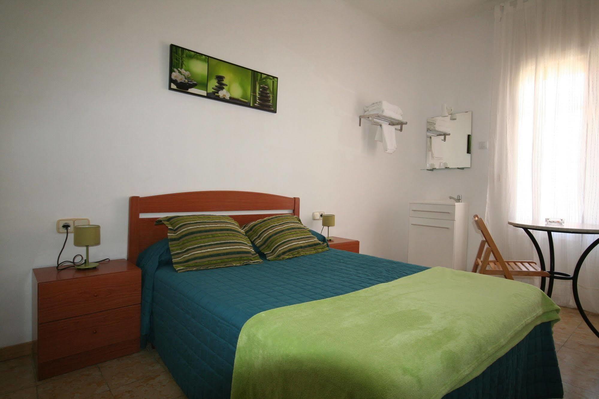 Hostal Juventus Portbou Kültér fotó