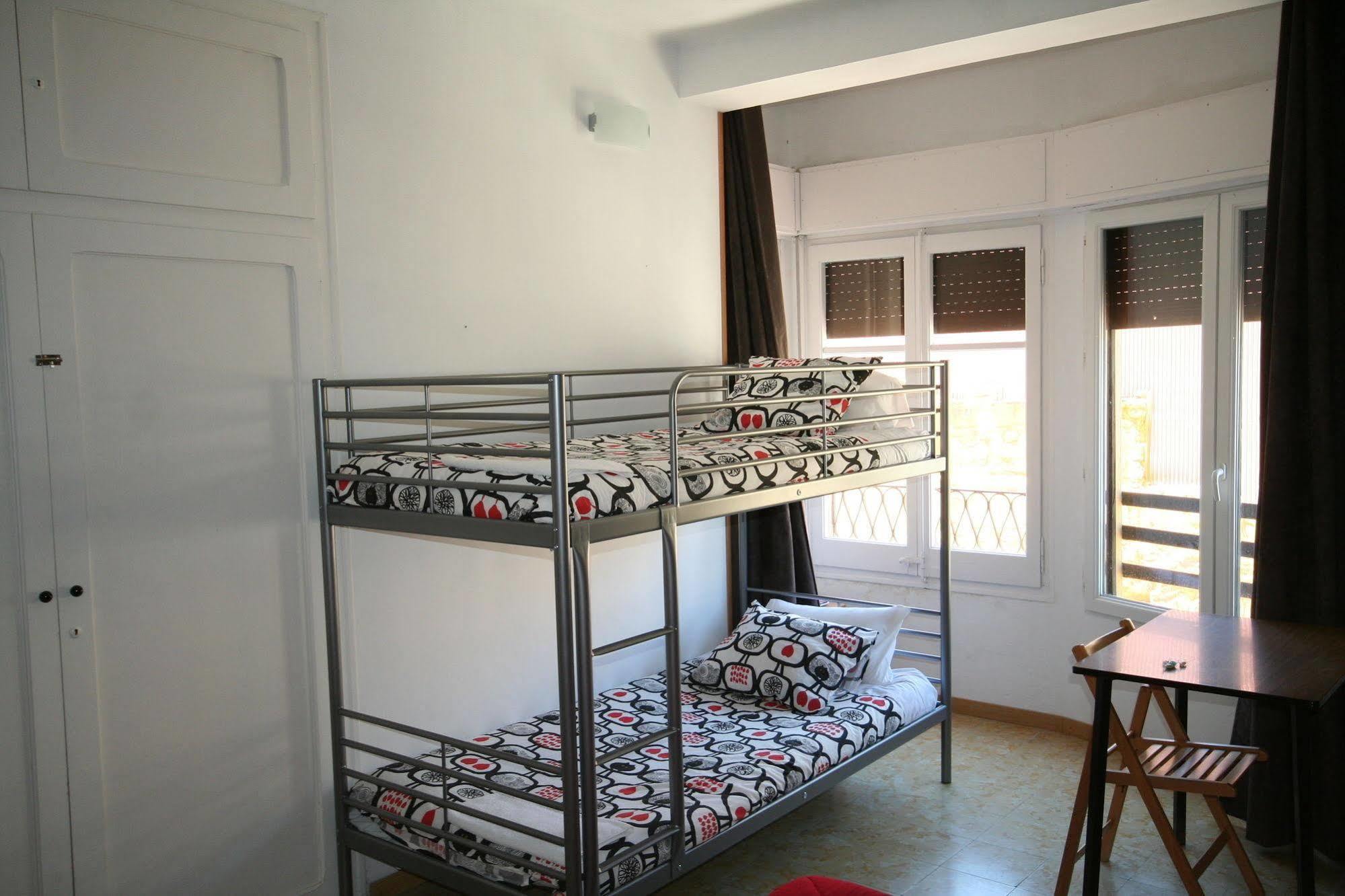 Hostal Juventus Portbou Kültér fotó