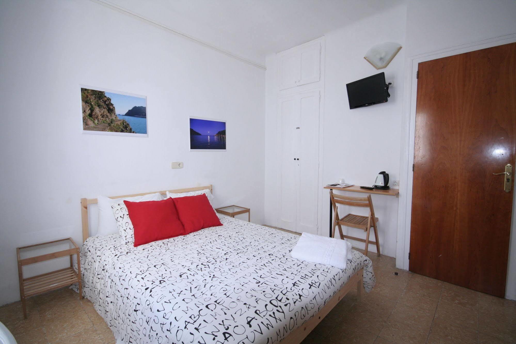 Hostal Juventus Portbou Kültér fotó